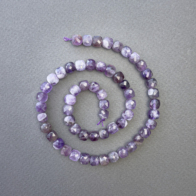 Mărgele pe șnur - ametist, piatră naturală, tăiate cuburi, diametrul 7×7 mm, lungimea 39 cm
