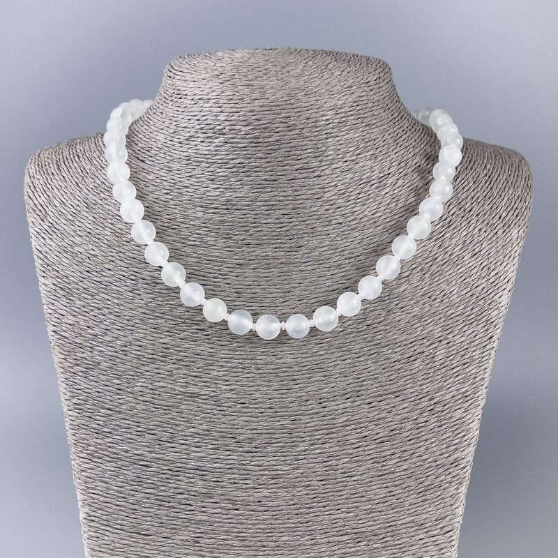 Colier cuart alb (acrilic artificial) mărgele netede, diametrul de 8,5 mm, lungime 46 cm