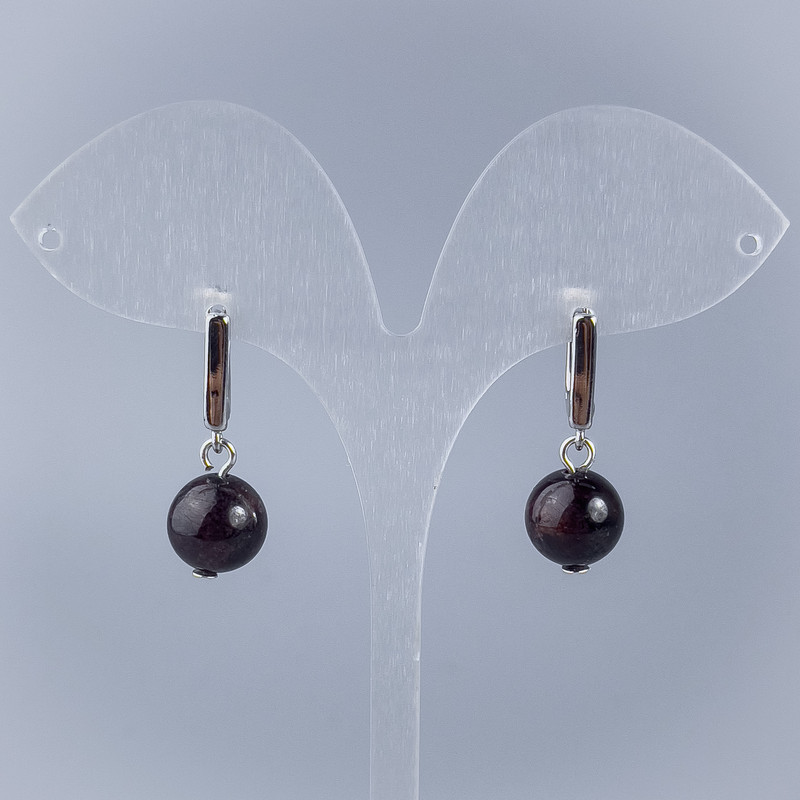 Cercei cu granat, bilă netedă, diametrul 8,5 mm ± închizătoare englezească, lungime 28 mm+