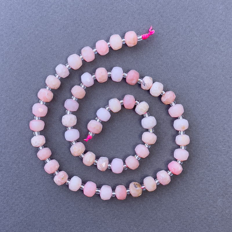 Mărgele din opal roz natural, tăiate rondel, pe șnur, diametrul 7,5x6 mm, lungime 39 cm, cu mărgele de 3x2 mm