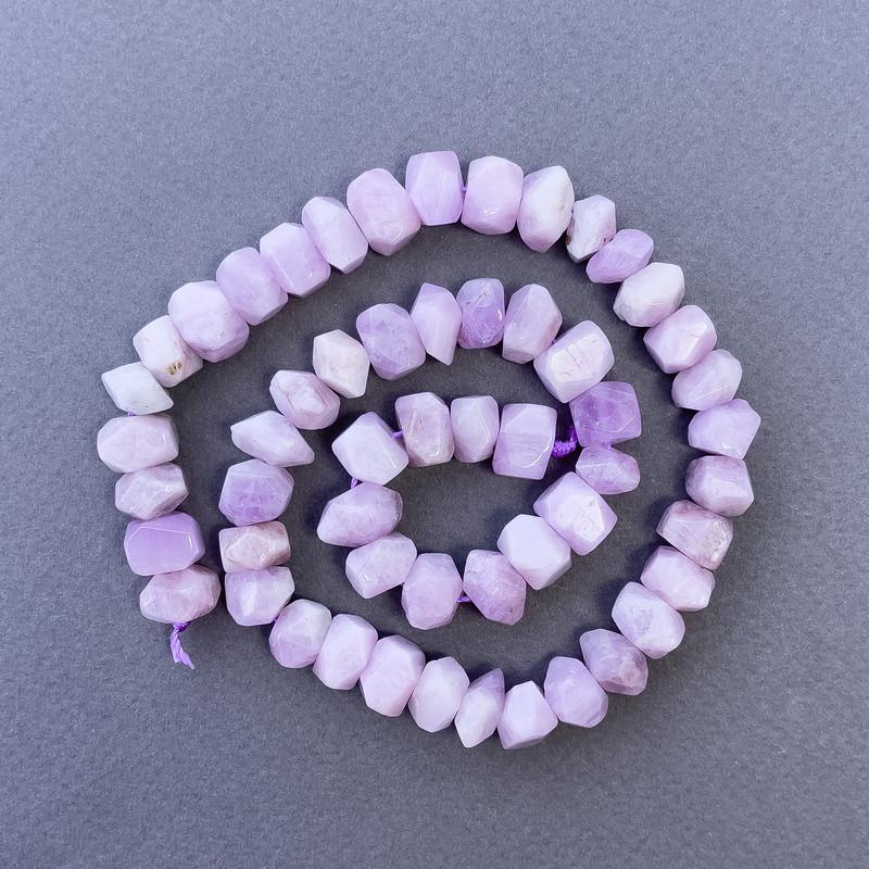 Mărgele din kunzit, piatră naturală, fațetate, pe șnur, diametrul 10×7 mm, lungime aproximativă 39 cm +/-