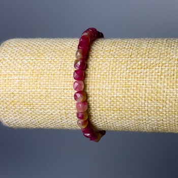 Brățară polihromă din turmalin, cu pietre tăiate în formă de cub, diametrul 7 mm, lungime 18 cm (elastic)