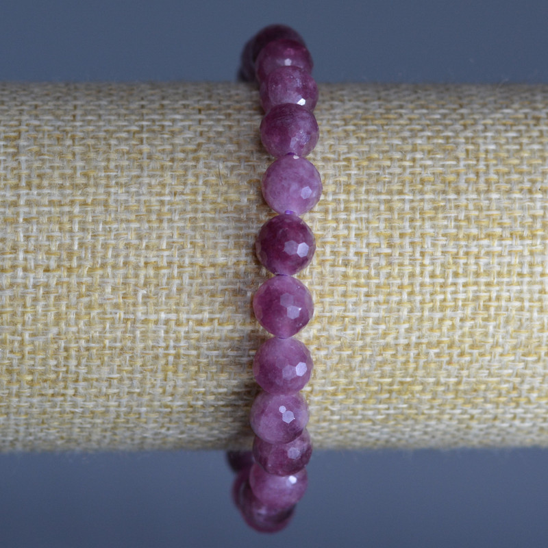 Brățară din rubelit de turmalină, piatră naturală, mărgele tăiate, diametrul 8 mm ±, lungime 18 cm (elastic)