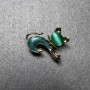 Broșă pisicuță cu ochi de pisică verde, sidef verde, metal auriu 28×23 mm