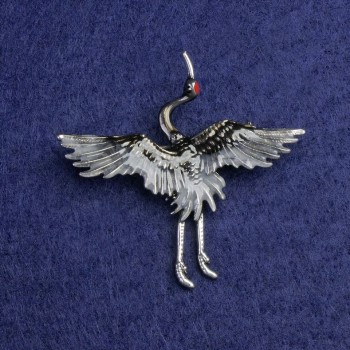 Broșă în formă de stârc, email gri și negru, metal argintiu 47x45mm