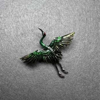 Broșă în formă de cocostârc, email verde, metal argintiu