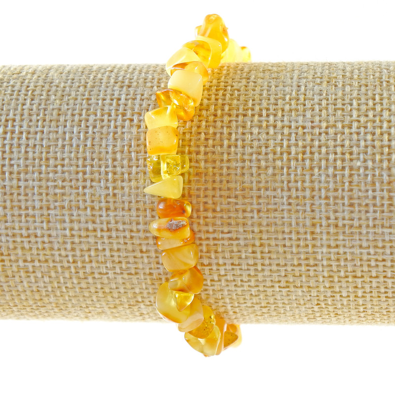 Brățară din cioburi de chihlimbar, diametru 7×4 mm, lungime 18 cm ± (elastic)