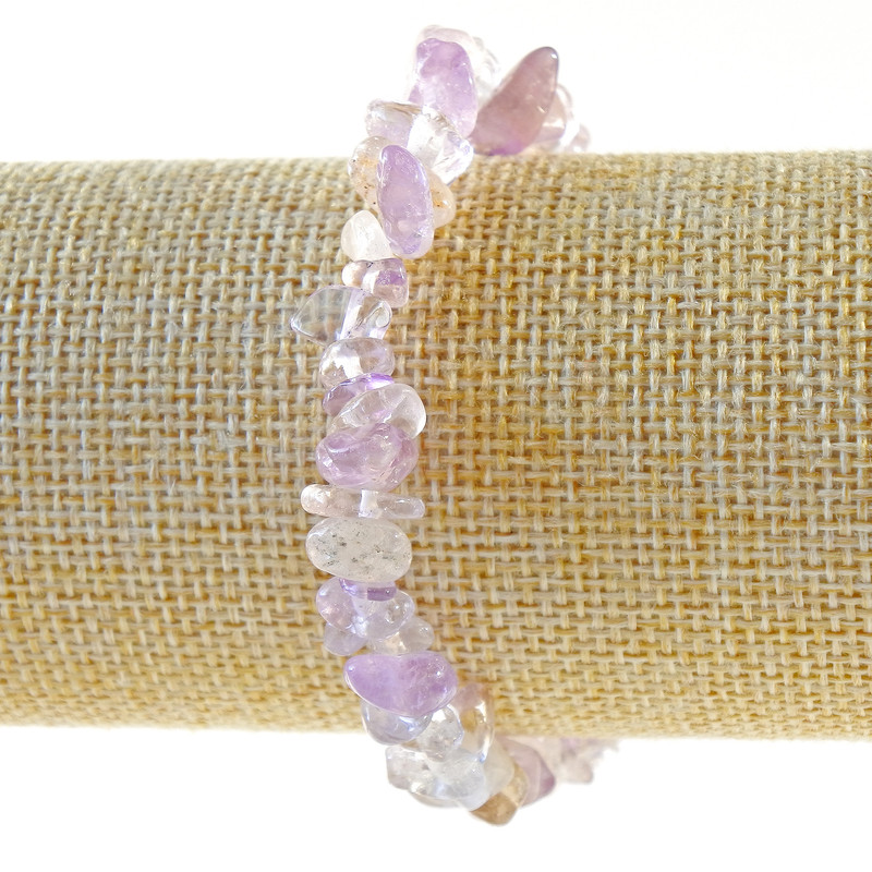 Brățară din ametist natural – fragmente de piatră, diametrul 9×4 mm, lungime 18 cm +/- (elastic)