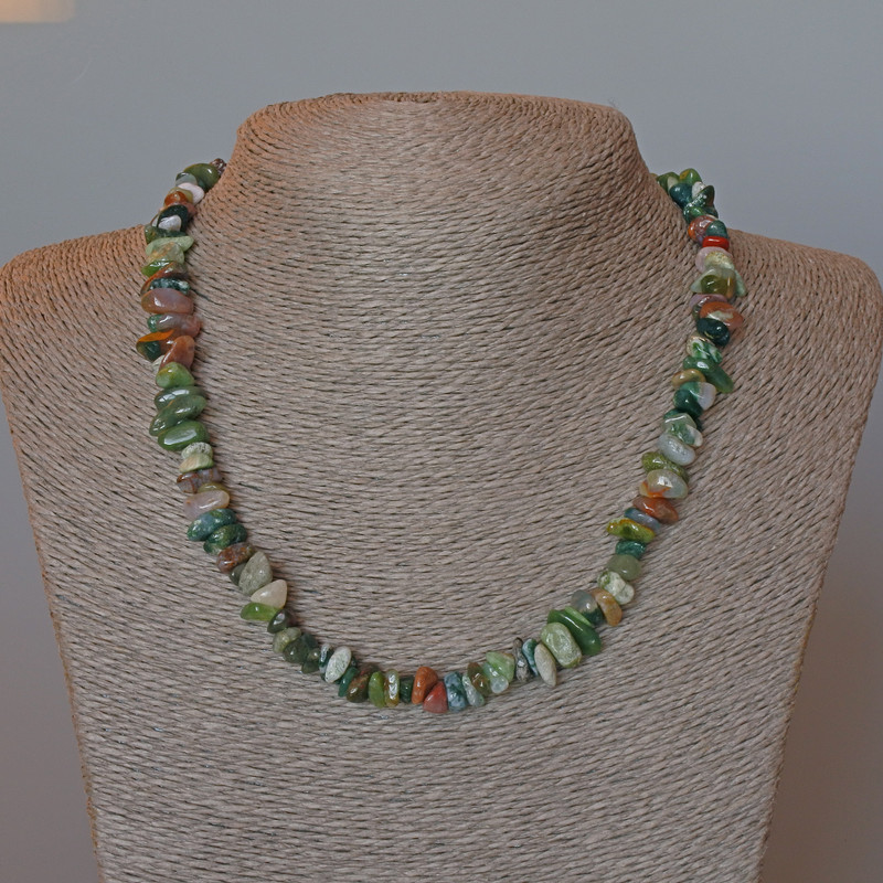 Colier din jasper verde, piatră naturală, fragmente, diametru 9×4 mm, lungime 47 cm