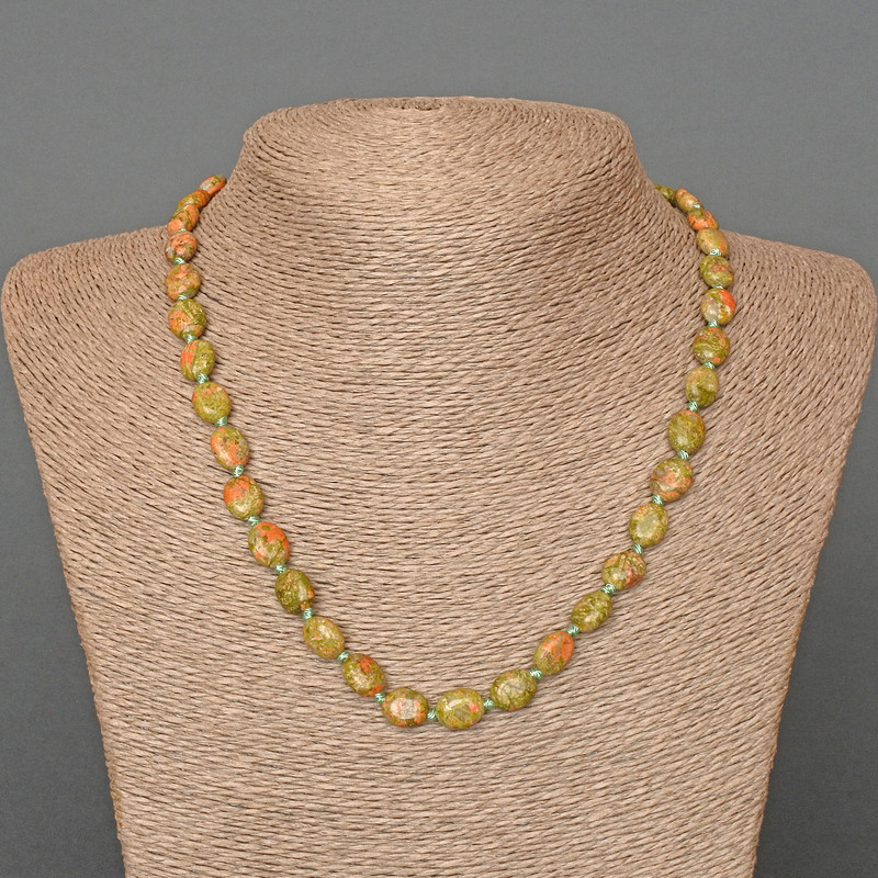 Colier din jasper heliotrop, piatră naturală, formă ovală, dimensiuni 8×10 mm, lungime 48 cm +/-