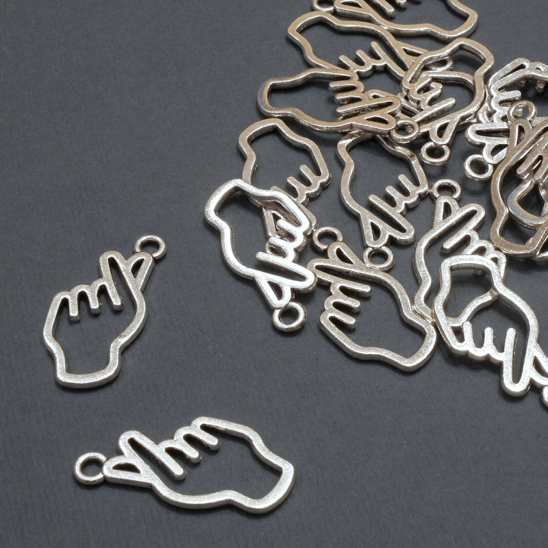 Pandantiv din feronerie «Mână», diametru 12x24 mm ± ambalaj 20 g, 21 buc.