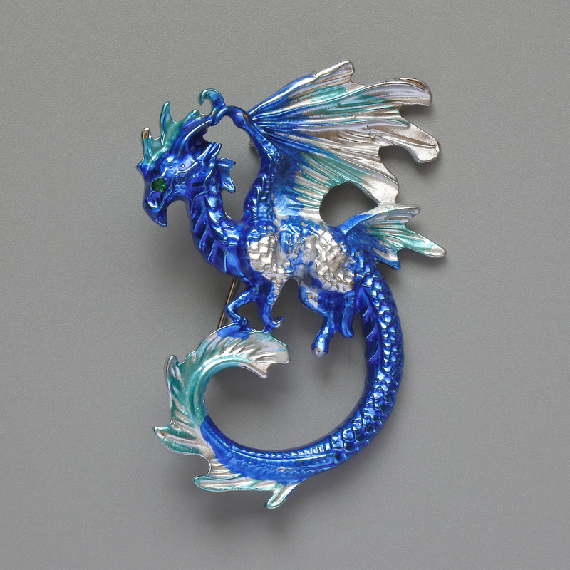Broșă-pandantiv Dragon, albastru și gri, email mat, metal argintiu, 42×58 mm