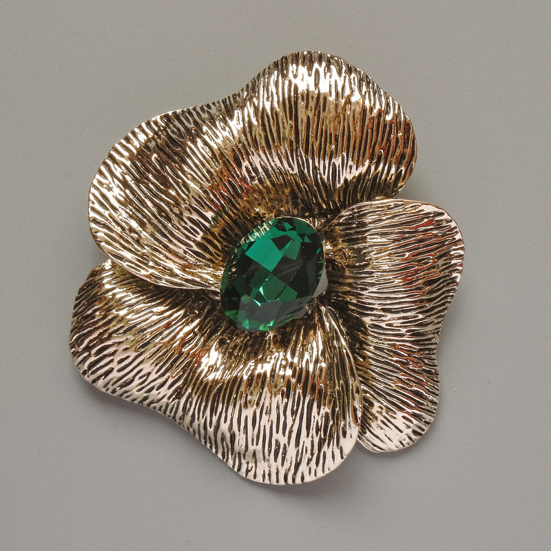 Broșă-pendentă Floare, cristal verde, metal auriu deschis, 55×63 mm