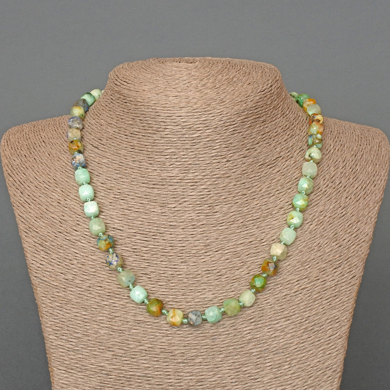 Colier din Crizocola și Lazurit, piatră naturală, tăiat cub, diametrul aproximativ 7 mm, lungime 50 cm