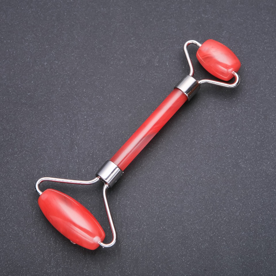 Masajer din piatră de turmalin, cu două fețe, lungime 14,5 cm, cadru metalic argintiu