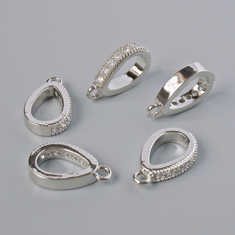 Bază pentru pandantiv cu strasuri albe, finisaj argintiu, diametru 15x3 mm, 1 bucată