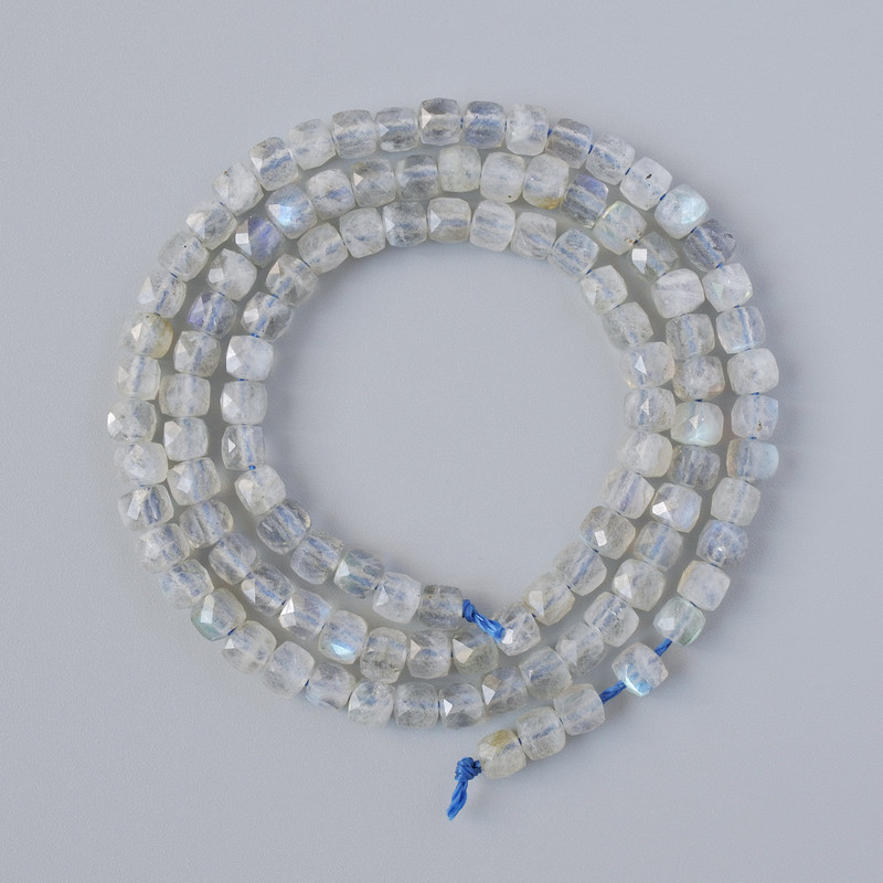 Mărgele din labradorit natural, tăiate cuburi, diametrul 4 mm, lungime 39 cm, pe șnur
