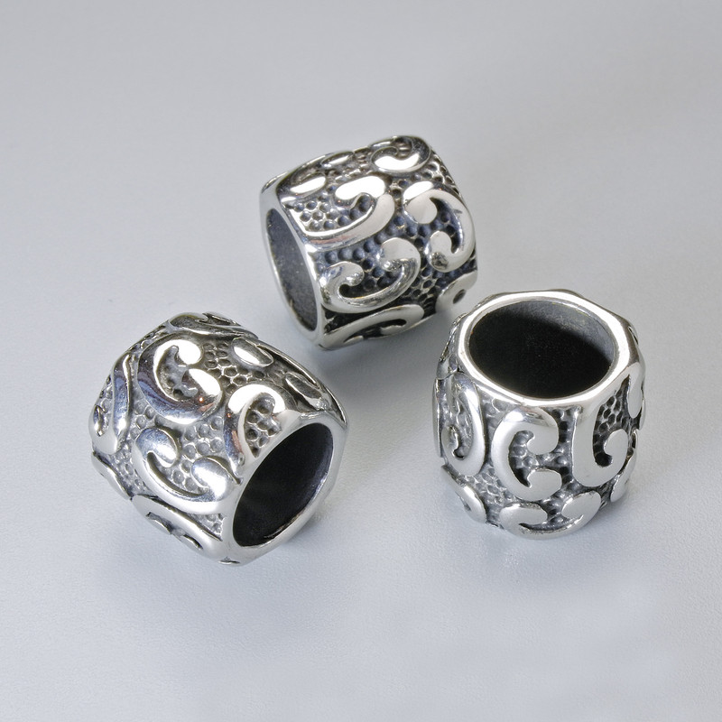 Furnitură – mărgea-inserație, diametrul 12×13 mm, gaură de diametru 8,4 mm, culoare argintie a metalului, 1 buc.