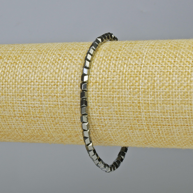 Brățară din hematit hexagonal în formă de zig-zag, culoare neagră, diametru 3,5×3,5 mm, lungime 18 cm, elastică