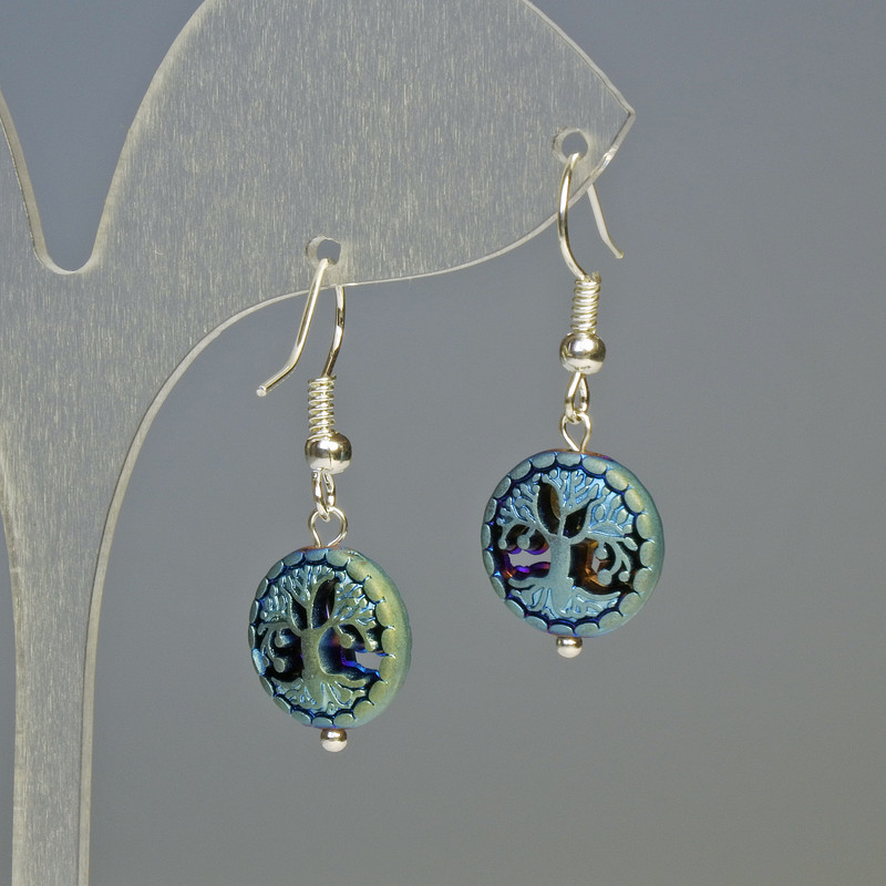 Cercei din hematit «Copac» cu efect hameleon mat, diametrul 12,5×4,5 mm, lungime aproximativă de 3,2 cm