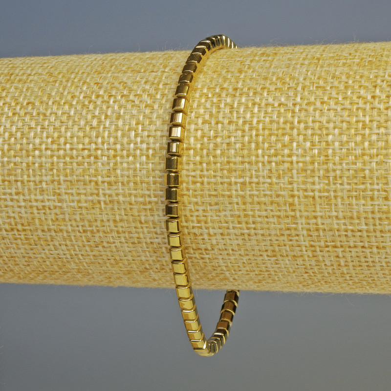 Brățară din hematit, cuburi mici, culoare aurie, diametrul 3×3 mm, lungime 18 cm, elastică