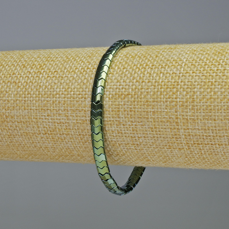 Brățară din hematit „Șarpe” în zigzag, culoare multicoloră verde, diametru 5×4×3 mm, lungime 18 cm, extensibil