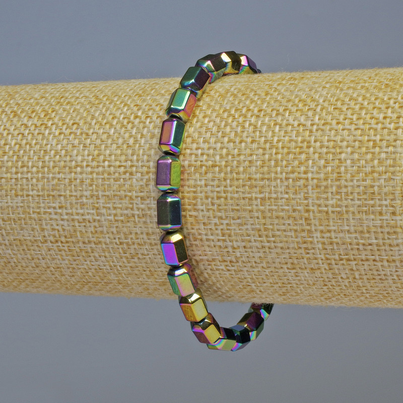 Brățară din hematit cu hexagoane multicolore, diametrul 5x8 mm, lungime 18 cm, extensibilă