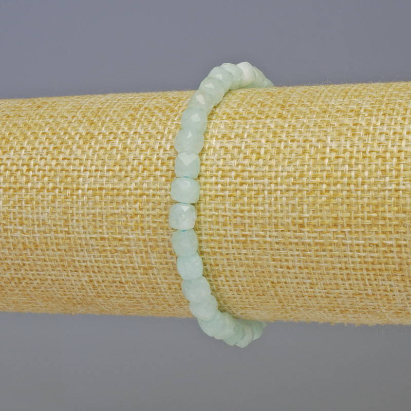 Brățară din angelit, cuburi facetate, diametru 5×5 mm ±, lungime 18 cm ±, pe elastic