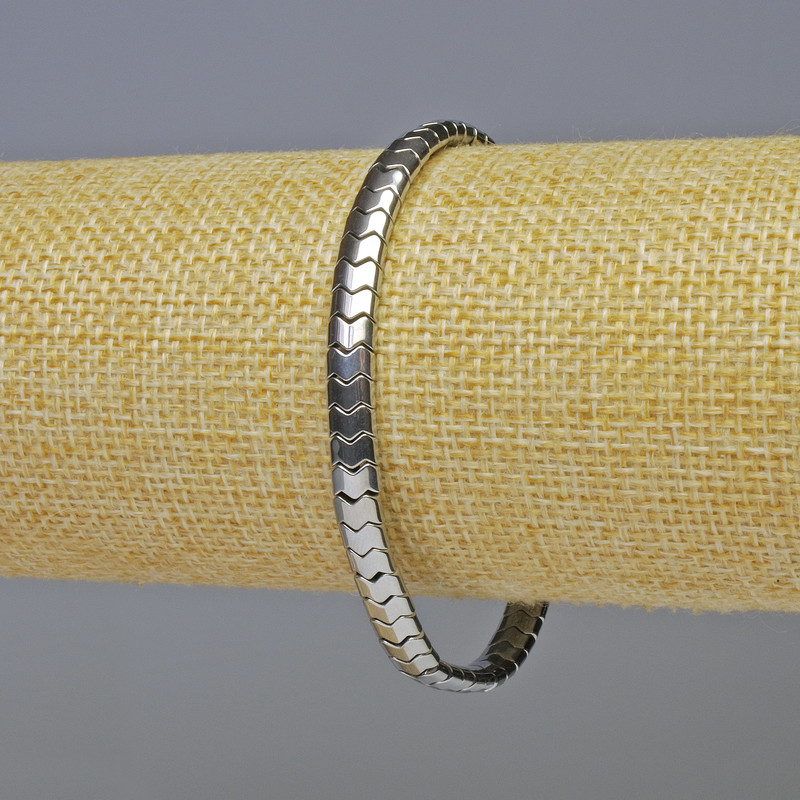 Brățară din hematit, șarpe zigzag, culoare argintie, diametru 5x4x3 mm, lungime 18 cm, elastic