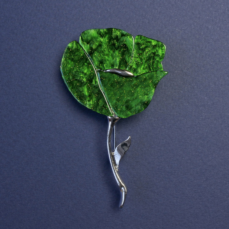 Broșă Mac verde perlată cu sclipiri, metal argintiu, 76x46 mm+