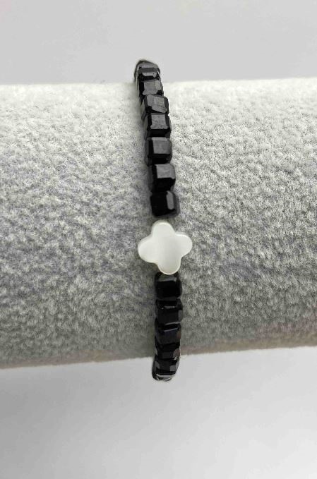 Brățară cu turmalină, cuburi tăiate, diametrul 4x4 mm, inserție cu sidef, lungime 18-23 cm, cu lanț extensibil