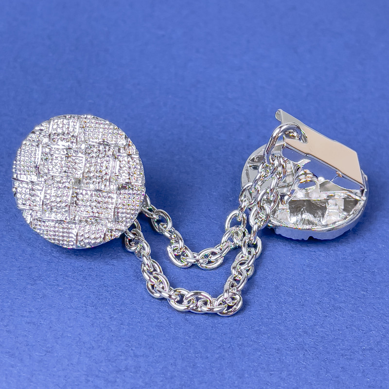 Broșă cu clemă pentru cardiganuri, din metal argintiu, diametrul aproximativ de 21 mm, lanț de 9 cm