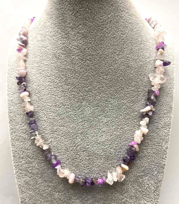 Colier cu fragmente asortate, diametru 8×3 mm, lungime aproximativă 50 cm, cu închizătoare