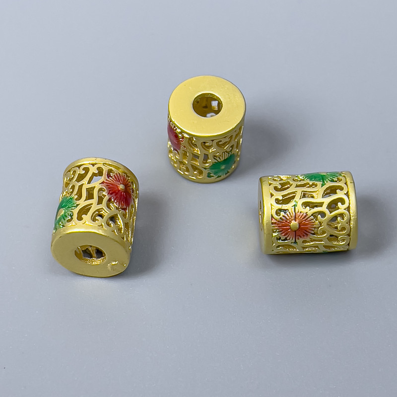 Mărgea Cloisonné cilindrică, roșu-verde email, diametru 9x10 mm, gaură de 3 mm, culoare metalică aurie, 1 bucată