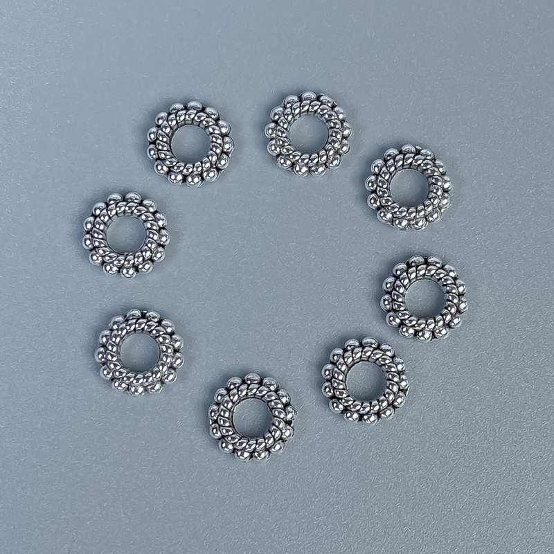 Furnitură mărgea inserție, culoare metalică argintie, diametru 8×2 mm, gaură aproximativă de 3,5 mm, ambalaj 20 g (~61 buc.)