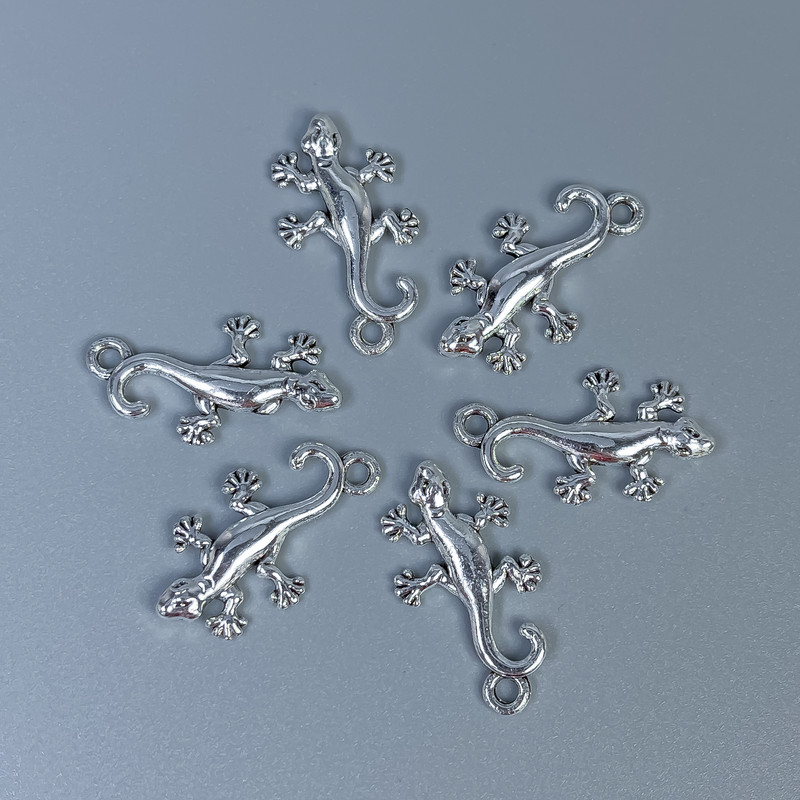 Pandantiv - furnituri pentru bijuterii «Șopârlă», culoare argintiu, dimensiuni 23×13×2 mm, gaură Ø2 mm, ambalaj 12 buc