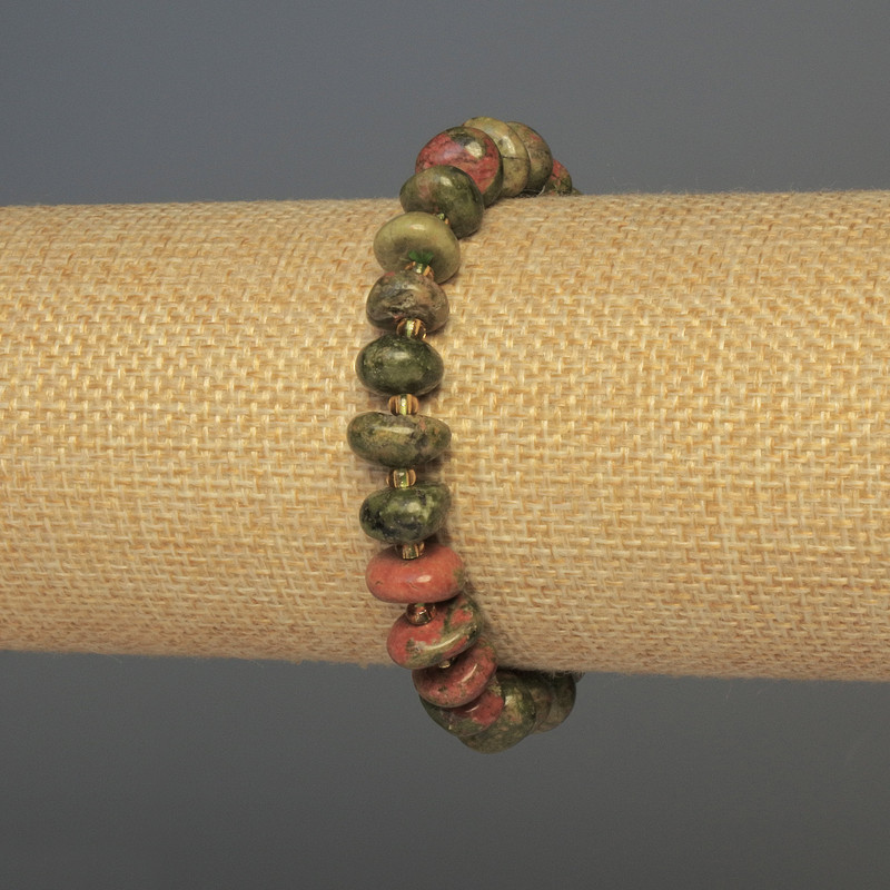 Brățară cu heliotrop – pietre șlefuite rotunjite, diametru 10×5 mm, lungime 18 cm, elastic