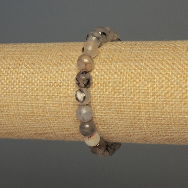 Brățară din agat «Venele Dragonului», mărgele facetate, diametrul 8 mm, lungime aproximativă 18 cm, pe elastic