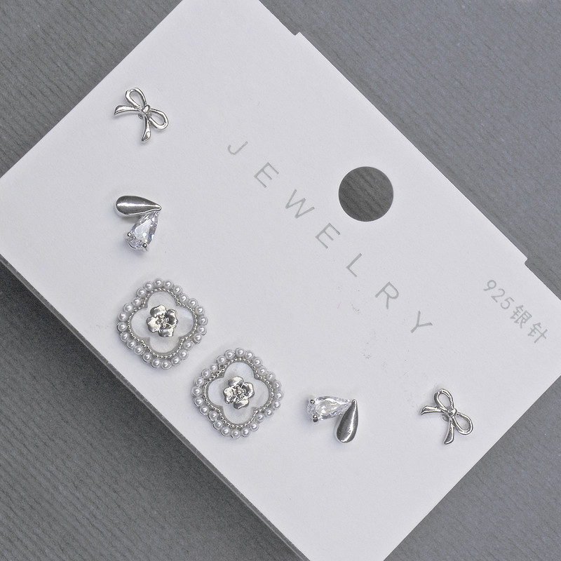 Сережки Пусети сріблястий метал білі стрази конюшина 10мм+