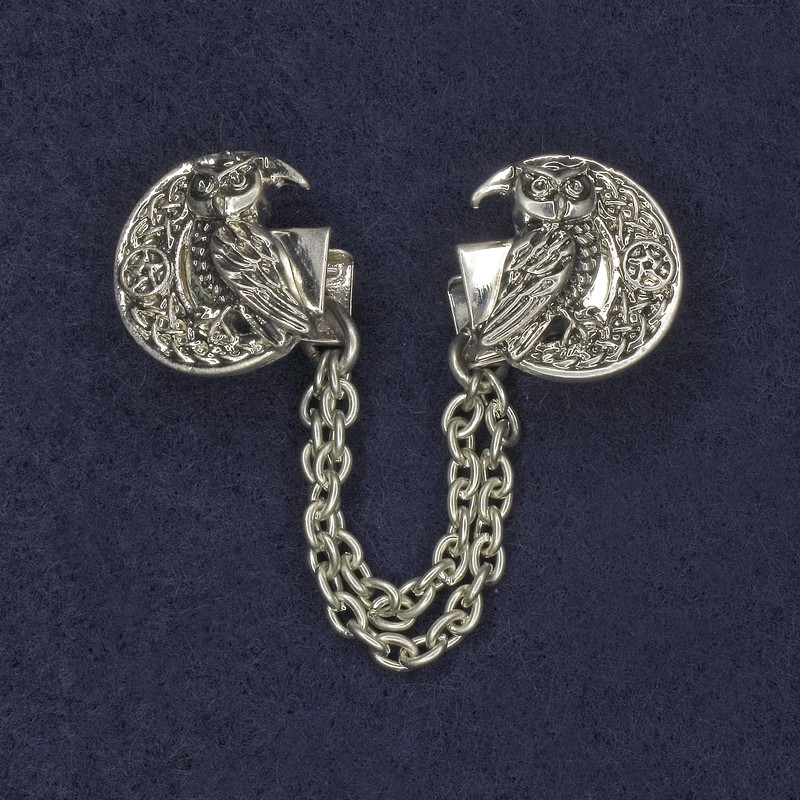 Broșă pentru cardiganuri din metal argintiu, diametrul părții decorative aproximativ 20 mm, lanț de aproximativ 9 cm