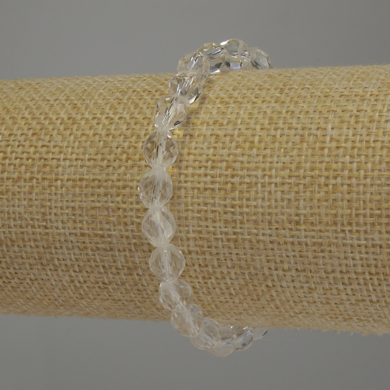 Brățară cu cristal de munte facetat în bi-conuri, diametru 6 mm, lungime 18 cm, pe elastic