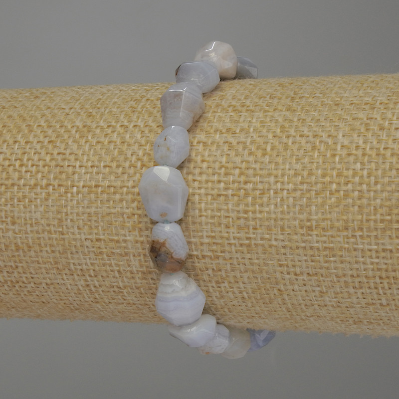 Brățară albastră din agată cu fațete, diametrul 10–15 mm, lungime 18 cm, elastică