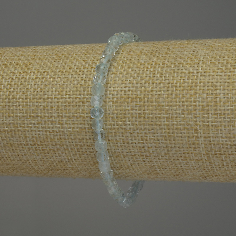 Brățară din topaz natural, piatră tăiată în cub, diametrul aproximativ 4×4 mm, lungime 18 cm, elastică