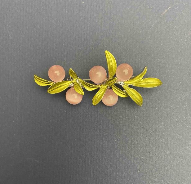 Broșă Ochi de pisică 60×27 mm ±, culoare roz, email verde, metal argintiu