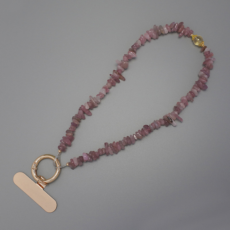 Breloc cu lanț – suport pentru telefon, cuart căpșună fragmente 7-15 × 2-4 mm, inel cu diametrul de 24 mm, lungime 24 cm