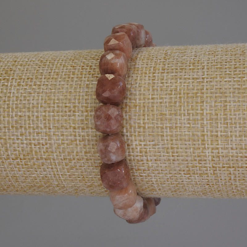 Brățară din selenit și piatră solară, cuburi fațetate, diametrul aproximativ 9 mm, lungime 18 cm, pe elastic