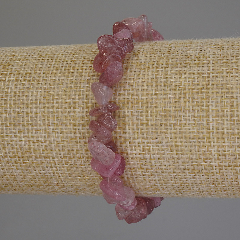 Brățară din cuart căpșună – fragmente, diametrul 8×3–5 mm, lungimea 18 cm, pe elastic