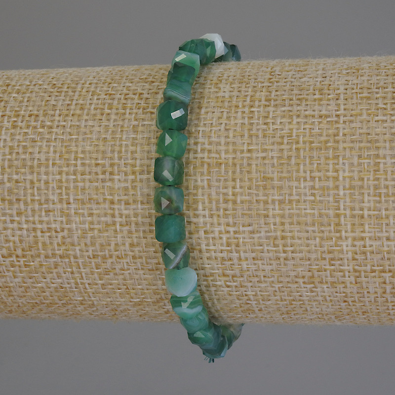 Браслет Агат гранований кубик, діаметр 5х5мм+-, довжина 18см+- стрейч