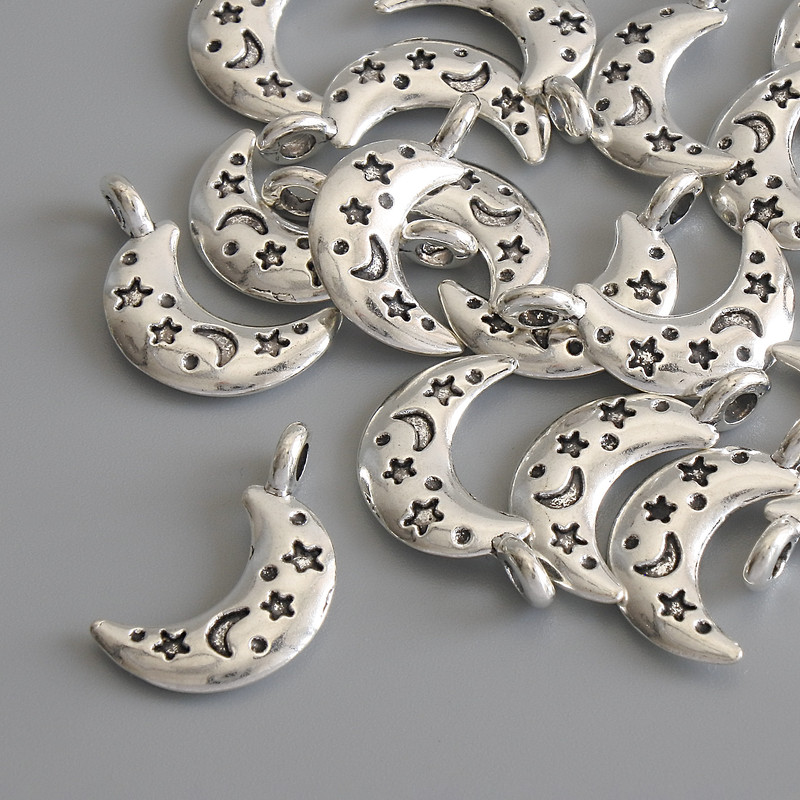 Pandantiv Lună, culoare argintiu, diametru 19×10 mm, ambalaj 18 buc