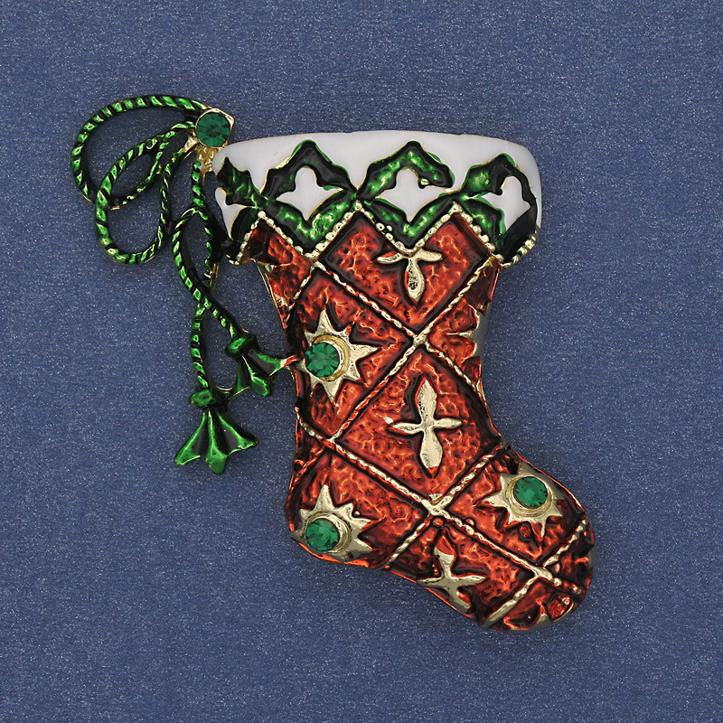 Broșă de Anul Nou – cizmuliță, email auriu, metal, 45×34 mm +